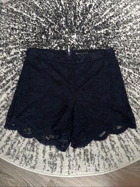 Lace Scallop Hem Women’s Shorts - Navy